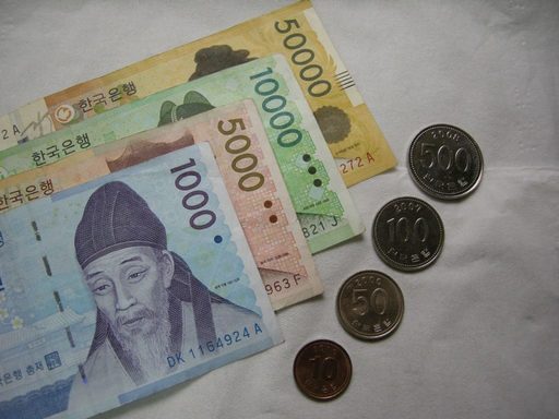 Du khách cần lưu ý đổi tiền mặt trước khi du lịch Hàn Quốc