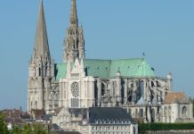 Chiêm ngưỡng kiến trúc ấn tượng của nhà thờ Đức Bà Chartres - Pháp